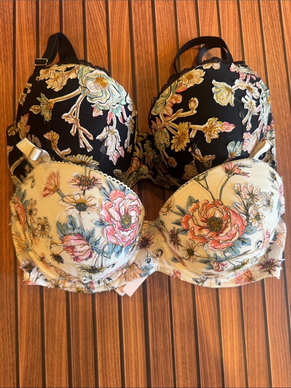 VS Dream Angels Embroidered Floral Lightly Lined Demi Bra Set 34DD
